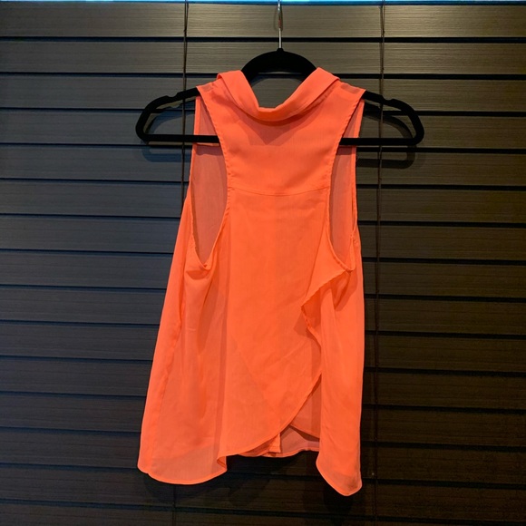 Juniors Medium Sleeveless Blouse - Picture 2 of 2